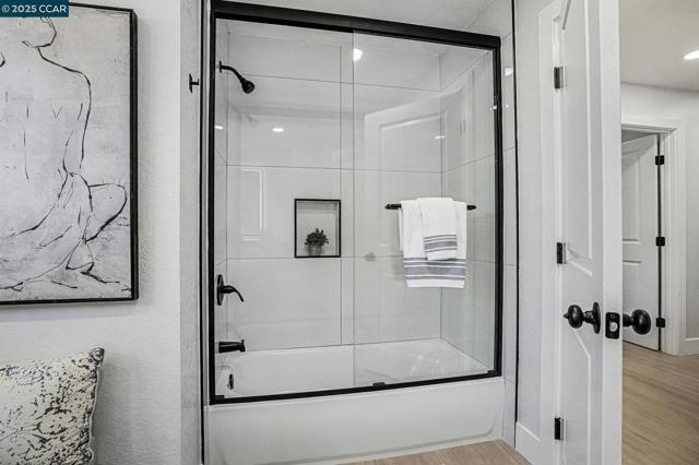 1053 Arkell Rd, Walnut Creek CA: https://media.crmls.org/mediaz/29549ab9-499d-4c99-8e26-2511c1f3d8ab.jpg