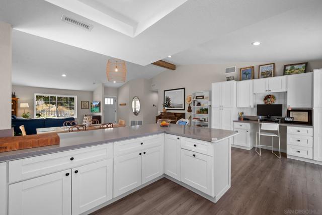 3410 Tonopah St, Oceanside CA: https://media.crmls.org/mediaz/29549c9e-0508-49ff-a6c2-f8c006319e02.jpg