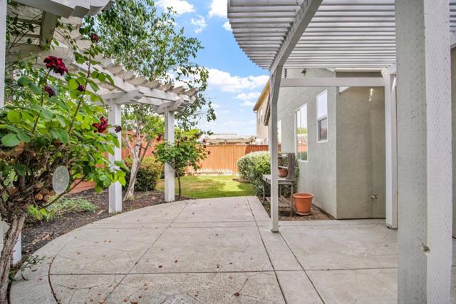 1059 Danilo Court, Manteca CA: https://media.crmls.org/mediaz/2954b0d5-74ca-4a60-81d3-fb25f218ad4d.jpg