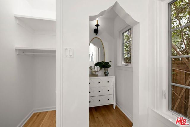 6410 Drexel Avenue, Los Angeles CA: https://media.crmls.org/mediaz/29553a01-7585-4964-a1aa-ad0a2ef0a803.jpg