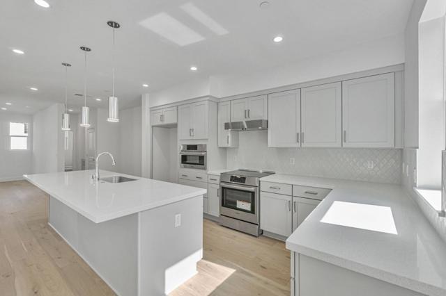 3201 Ivory Terrace, San Ramon CA: https://media.crmls.org/mediaz/29569df8-4df4-442e-89a1-2854ad4fe19e.jpg