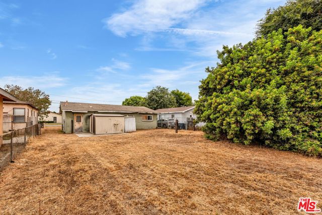 8753 Vans Street, Paramount CA: https://media.crmls.org/mediaz/2956da50-ffd3-44a5-a82b-9f23464a4ce2.jpg