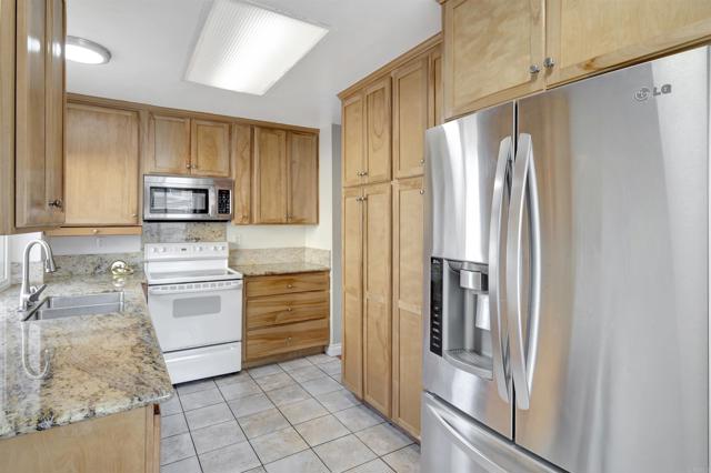 Detail Gallery Image 28 of 49 For 9525 High Park Ln, Rancho Penasquitos,  CA 92129 - 3 Beds | 3 Baths