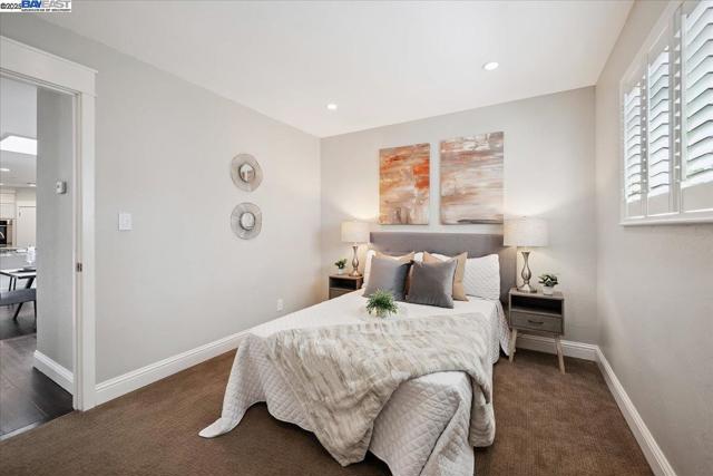 3186 Berkshire Ct, Pleasanton CA: https://media.crmls.org/mediaz/29578f8c-f23a-4069-b51a-53ad7f83c77c.jpg