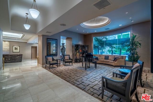10724 Wilshire Boulevard, Los Angeles CA: https://media.crmls.org/mediaz/29579658-8243-418d-a766-336c6fa58c20.jpg