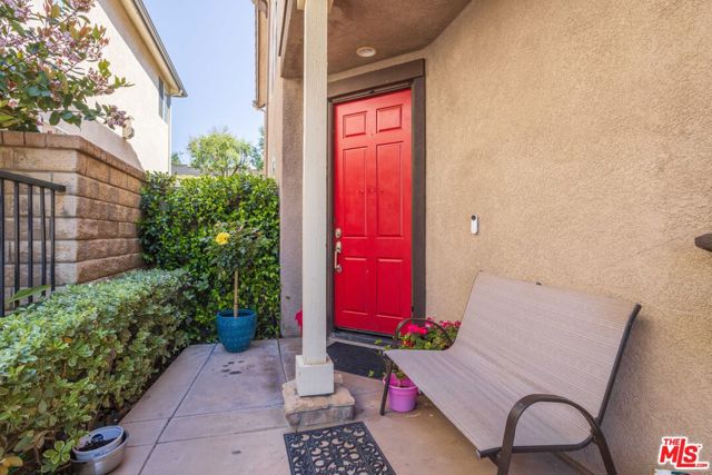 29266 Pilgrim Court, Valencia CA: https://media.crmls.org/mediaz/29579836-c324-4925-a27e-fa2290521fe9.jpg