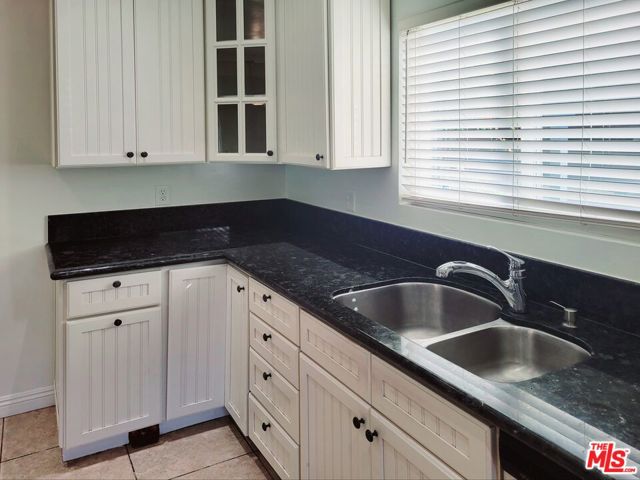 25353 Oak Street, Lomita CA: https://media.crmls.org/mediaz/2957f14f-e3bd-4ce1-9d07-e734830230b1.jpg