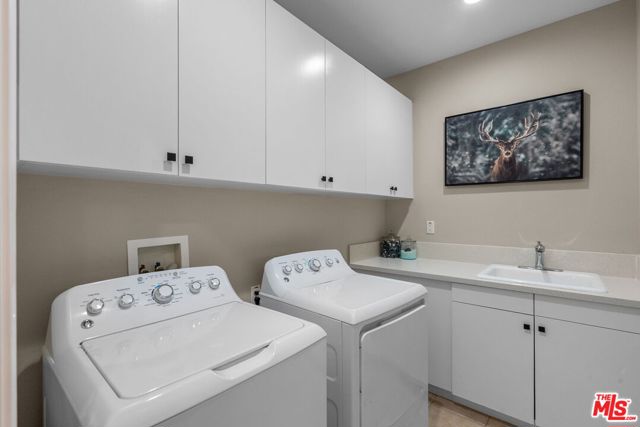638 Oak Tree Court, Simi Valley CA: https://media.crmls.org/mediaz/295808f2-28c2-4ce4-82d0-4d38d75d5378.jpg