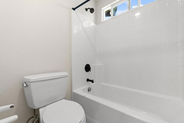 359 Franciscan Way, Oceanside CA: https://media.crmls.org/mediaz/29580eb6-7687-4355-accf-caf972955870.jpg