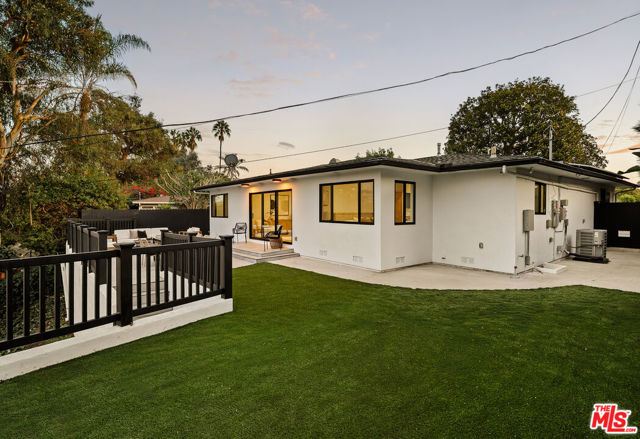 5931 Abernathy Drive, Los Angeles CA: https://media.crmls.org/mediaz/29589639-3d5b-4d8d-9217-4c78910cf20d.jpg