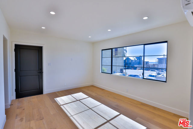 22227 PACIFIC COAST Highway, Malibu CA: https://media.crmls.org/mediaz/29589c92-d2d4-4588-9015-1b479ac54c40.jpg