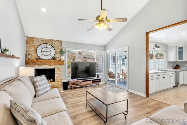 13533 Mora Cir, Poway CA: https://media.crmls.org/mediaz/29590248-c00f-410d-8c26-e831907e98e4.jpg