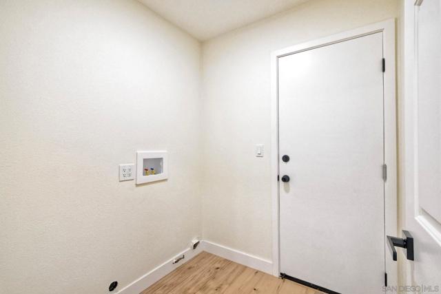 13356 Corte De Comares, San Diego CA: https://media.crmls.org/mediaz/29599afc-f48b-41d2-ae14-870ae4a76f77.jpg