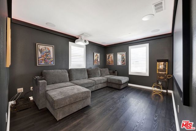 17028 Zion, Santa Clarita CA: https://media.crmls.org/mediaz/295a2ab5-331d-4eb6-bc6b-5b54e910fee3.jpg