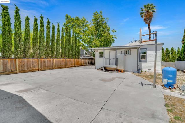 3208 Hosie Ave, Byron CA: https://media.crmls.org/mediaz/295b57b8-286f-4adb-9aa0-cba5fa07ab3a.jpg
