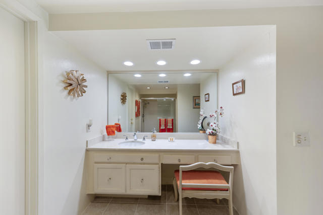 51 Sunrise Drive, Rancho Mirage CA: https://media.crmls.org/mediaz/295b9058-c119-423c-8ced-0792e531e783.jpg