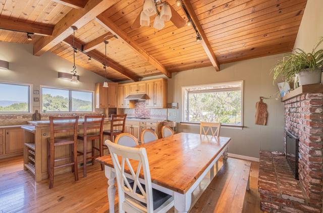 394 Mesa Road, Salinas CA: https://media.crmls.org/mediaz/295c079b-32d5-4ea2-94c9-12398b83f9ea.jpg