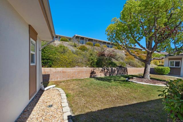 Detail Gallery Image 21 of 25 For 3655 Vista Campana N #6,  Oceanside,  CA 92057 - 2 Beds | 2 Baths