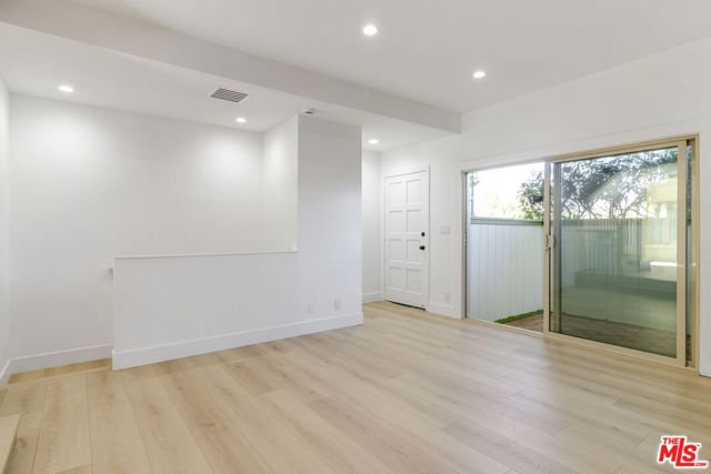 7550 Zombar Avenue, Van Nuys CA: https://media.crmls.org/mediaz/295c1677-8550-4671-9027-7cf0f1076ee2.jpg