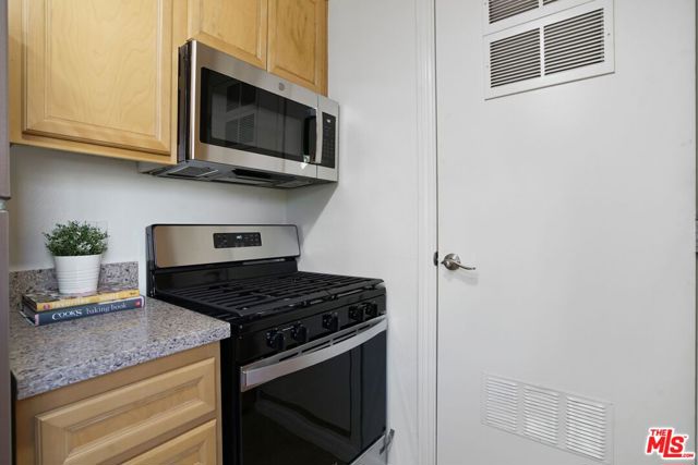 3546 Clarington Avenue, Los Angeles, California 90034, 2 Bedrooms Bedrooms, ,2 BathroomsBathrooms,Condominium,For Sale,Clarington,24426845