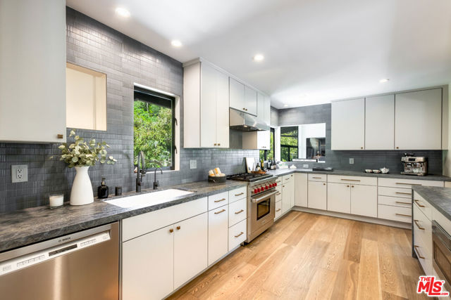 1633 Queens Road, Los Angeles CA: https://media.crmls.org/mediaz/295c5061-7607-4098-af09-b57e427c29f2.jpg