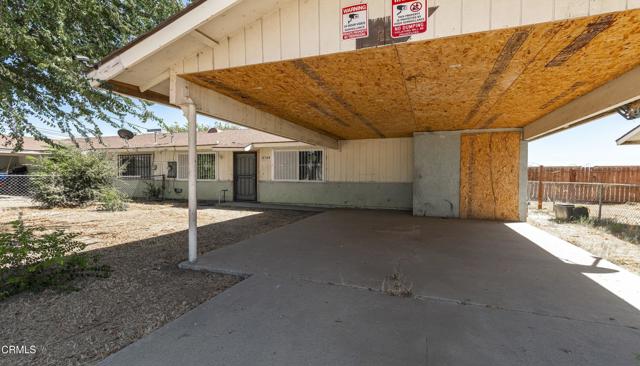 1859 Kentucky Street, Bakersfield CA: https://media.crmls.org/mediaz/295cd45d-b498-4b90-89d8-ab751ee61d48.jpg