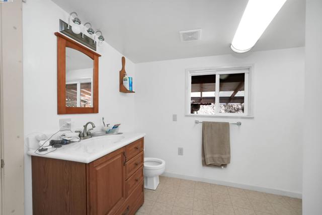 75 Kilkare Rd, Sunol CA: https://media.crmls.org/mediaz/295d5291-f589-4471-86dd-a66ac4cac615.jpg