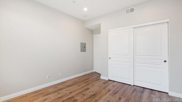 Image 24 of 31 For 8301 Rio San Diego Dr  7