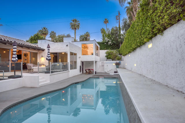 257 W El Camino Way, Palm Springs CA: https://media.crmls.org/mediaz/295d6292-1455-4a07-82e8-859b8fa9349a.jpg