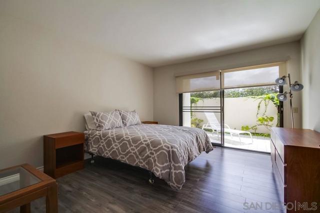 4175 Porte de Merano, San Diego CA: https://media.crmls.org/mediaz/295d78fd-fa34-4912-b57f-5a54627cdc4d.jpg