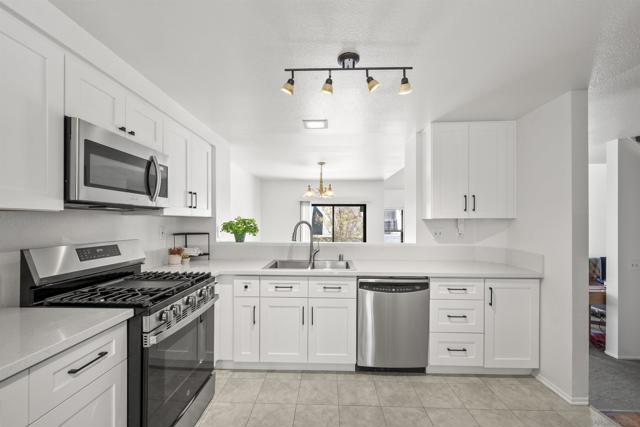 11061 Scripps Ranch, San Diego CA: https://media.crmls.org/mediaz/295db381-d05d-48a3-9776-273bb8c490cb.jpg