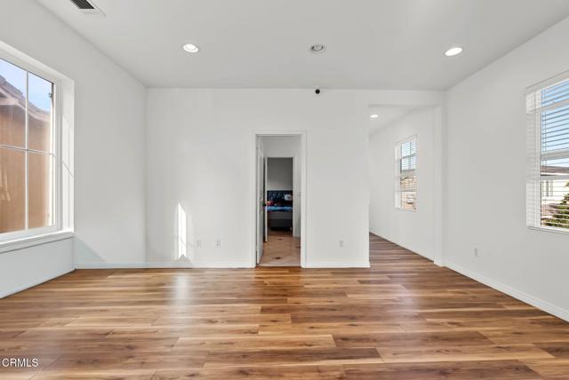 Detail Gallery Image 18 of 39 For 511 Nile River Dr, Oxnard,  CA 93036 - 4 Beds | 4 Baths