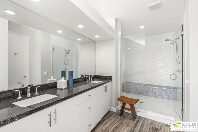 431 Suave Lane, Palm Springs CA: https://media.crmls.org/mediaz/295e3174-d873-4e61-9f2b-1ac0879928fb.jpg