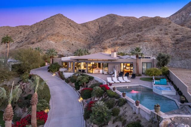 15 Buena Vista Court, Rancho Mirage CA: https://media.crmls.org/mediaz/295e5586-740d-4d3a-82f5-6ab96139e467.jpg