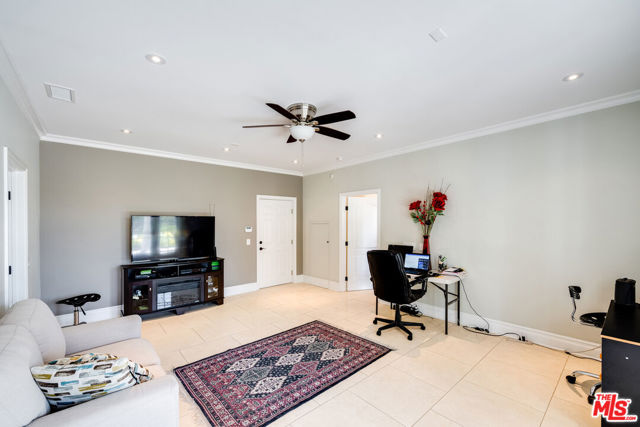 5966 ABERNATHY Drive, Los Angeles CA: https://media.crmls.org/mediaz/295eff35-809b-4a43-91de-f15c2769e020.jpg