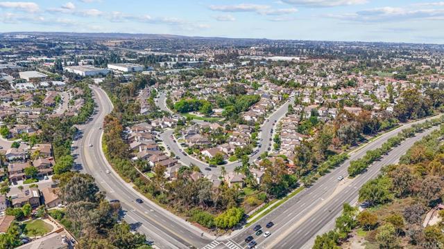 2552 Saddlehorn Drive, Chula Vista CA: https://media.crmls.org/mediaz/295f6433-8345-4758-b56f-12f2311f9a87.jpg