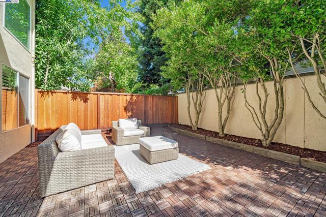6192 Lakeview Cir, San Ramon CA: https://media.crmls.org/mediaz/295f731c-896b-46ad-ab88-f2f78eb44554.jpg