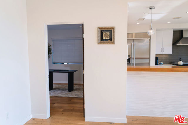 3423 Scadlock Lane, Sherman Oaks CA: https://media.crmls.org/mediaz/295fa909-edb7-40ff-8463-dbf9980b36d9.jpg