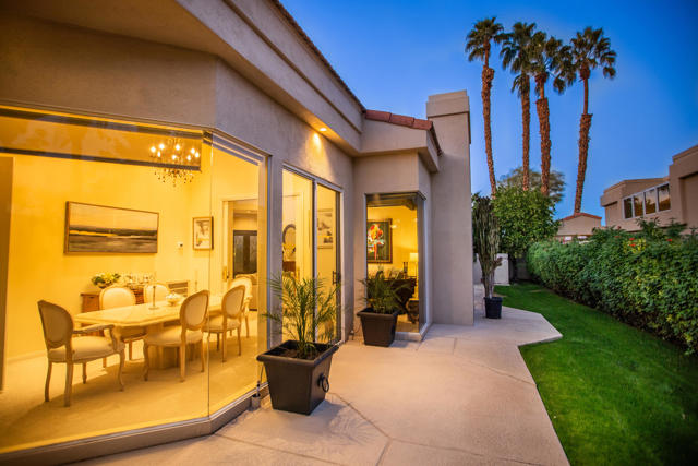 75273 Spyglass Drive, Indian Wells CA: https://media.crmls.org/mediaz/295fb492-3ac6-4150-b29a-b9ffa4a4013d.jpg