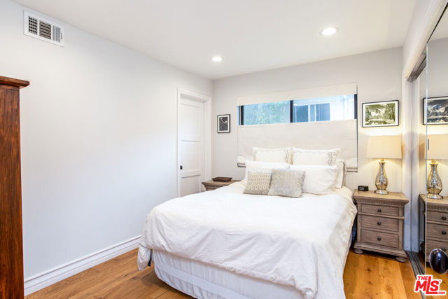 1625 Idaho Avenue, Santa Monica CA: https://media.crmls.org/mediaz/295fc41f-26e9-4a62-93d2-60c57fc5f591.jpg