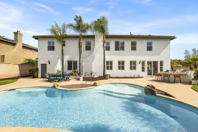2337 Douglaston Glen, Escondido CA: https://media.crmls.org/mediaz/2960dbd0-2a2a-446b-80da-41da291999ae.jpg