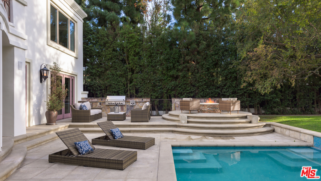 12000 CREST Court