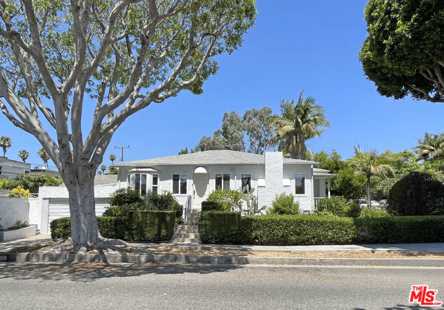 1060 22nd Street, Santa Monica CA: https://media.crmls.org/mediaz/29612156-2f71-4293-b4a4-ea29e793b638.jpg