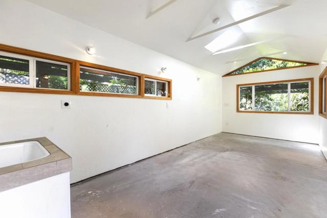 620 Olive Street, Menlo Park CA: https://media.crmls.org/mediaz/29614e4b-537e-4130-bc51-df831ba0f813.jpg