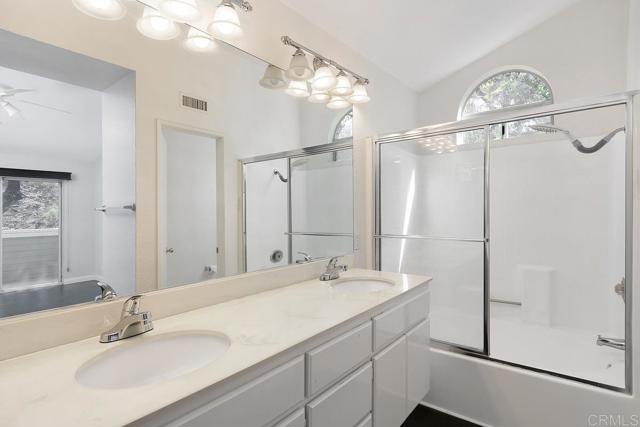9910 Scripps Vista Way, San Diego CA: https://media.crmls.org/mediaz/29615991-2c72-4fc9-be65-cb69d604437d.jpg