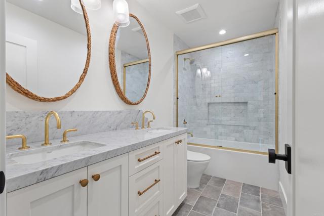 582 Rancho Santa Fe Rd, Encinitas CA: https://media.crmls.org/mediaz/2961d653-eaf4-49d0-a5a6-7de554d0a18e.jpg