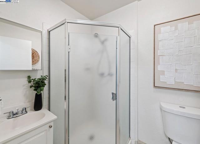 957 Ina Dr, Alamo CA: https://media.crmls.org/mediaz/2961dc57-02b3-4317-917b-996535839648.jpg