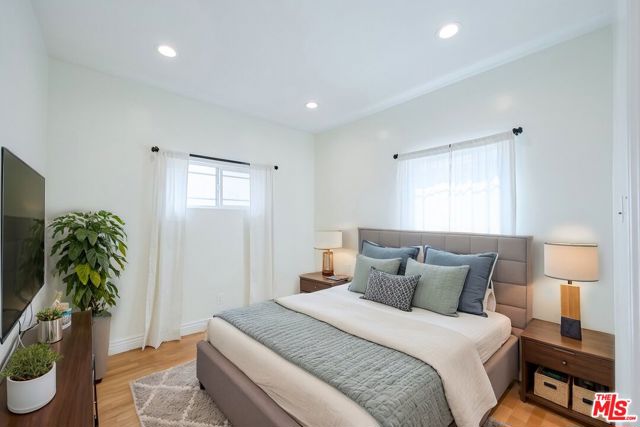 6110 N De Longpre Avenue, Los Angeles CA: https://media.crmls.org/mediaz/296456b8-3ebd-4e5b-9e9e-7a56a835f0c7.jpg