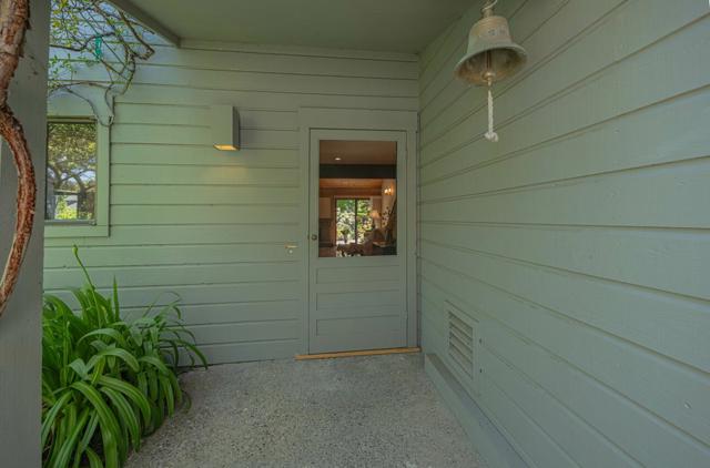 20 Woodside Place, Carmel Valley CA: https://media.crmls.org/mediaz/29645a6a-dea7-42f5-9925-74307aeb5566.jpg