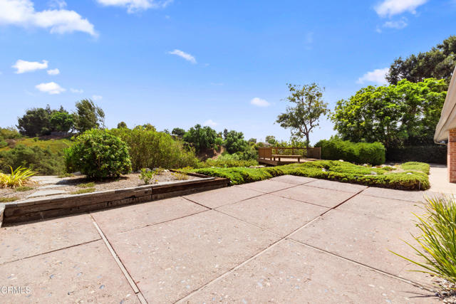 947 Camino Concordia, Camarillo CA: https://media.crmls.org/mediaz/29649c14-5bce-4d83-a871-0e8a0d02ff71.jpg